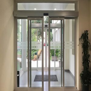 قیمت درب اتوماتیک شیشه ای منحنی لوکس