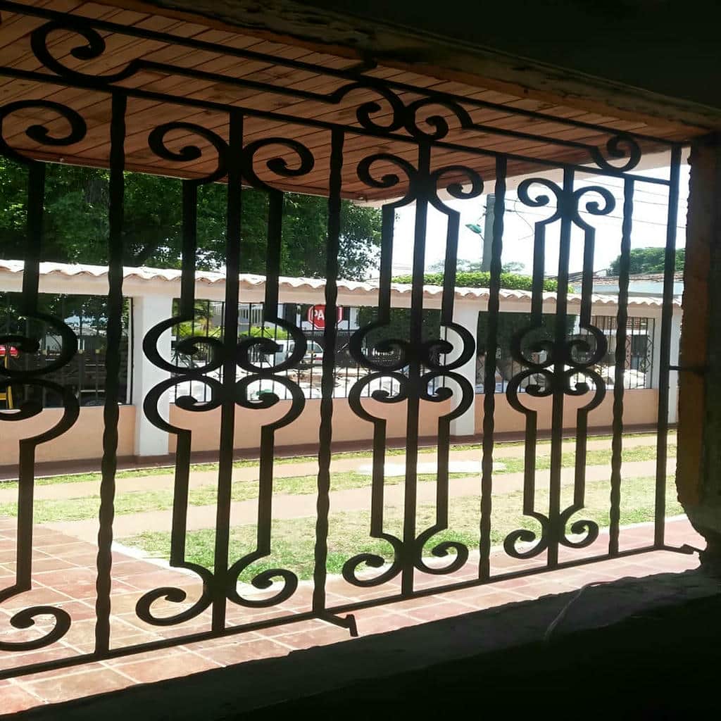 قیمت نرده سی ان سی برای بالکن و پنجره