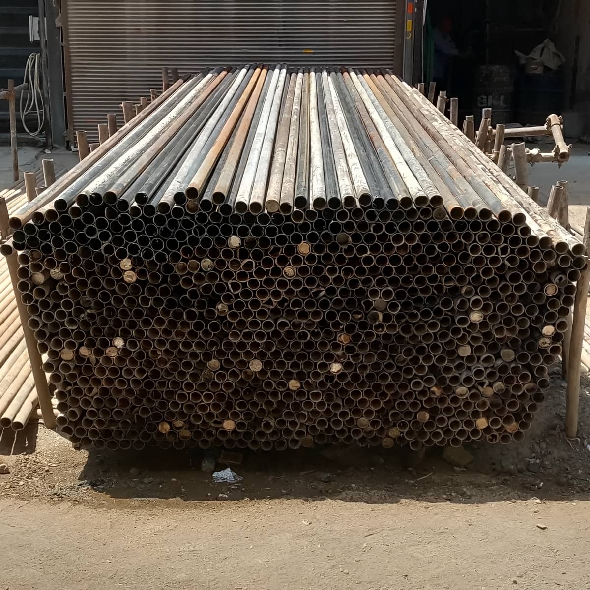 لوله داربست دست دوم دارای زنگ زدگی سطحی قابل کنترل