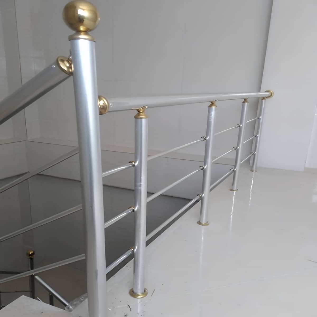 نرده استیل سفارشی مدرن