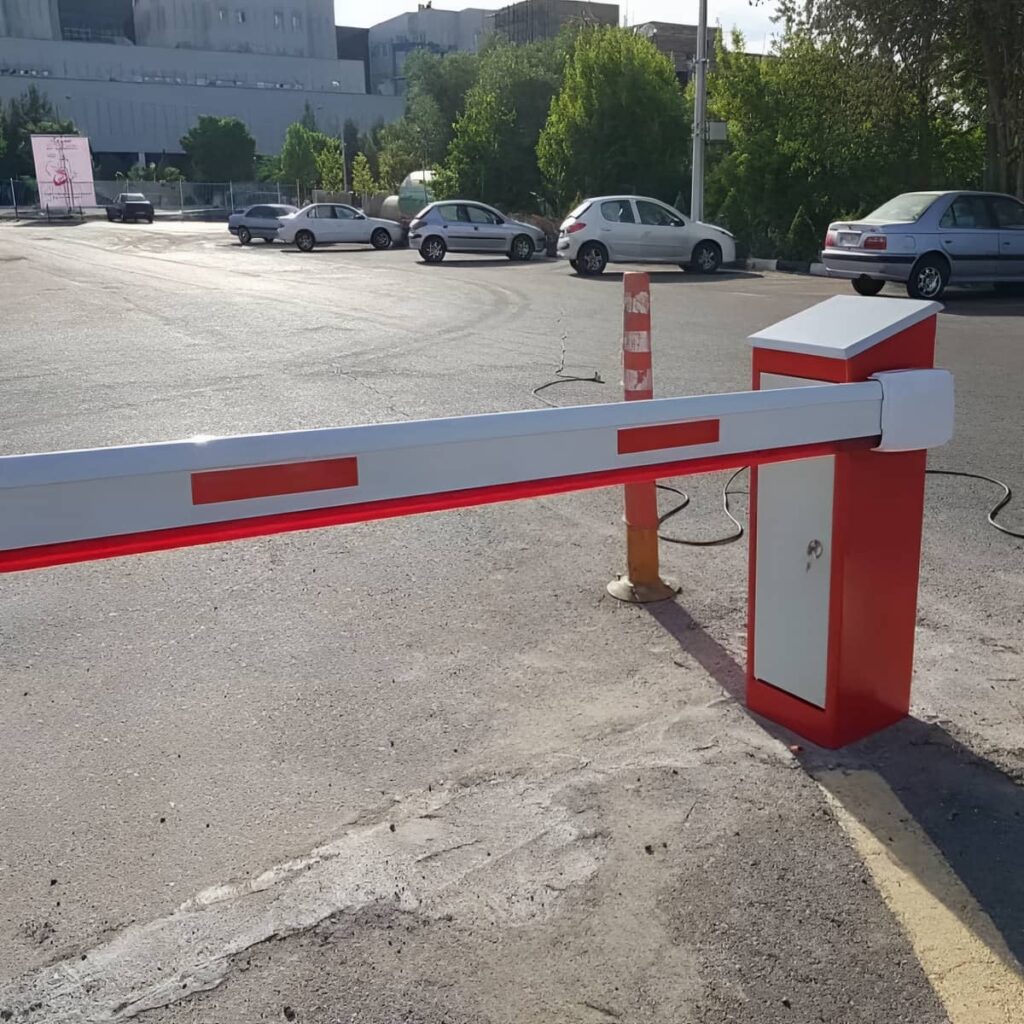 ساخت راهبند مجتمع مسکونی پلاک خوان با بازوی متناسب