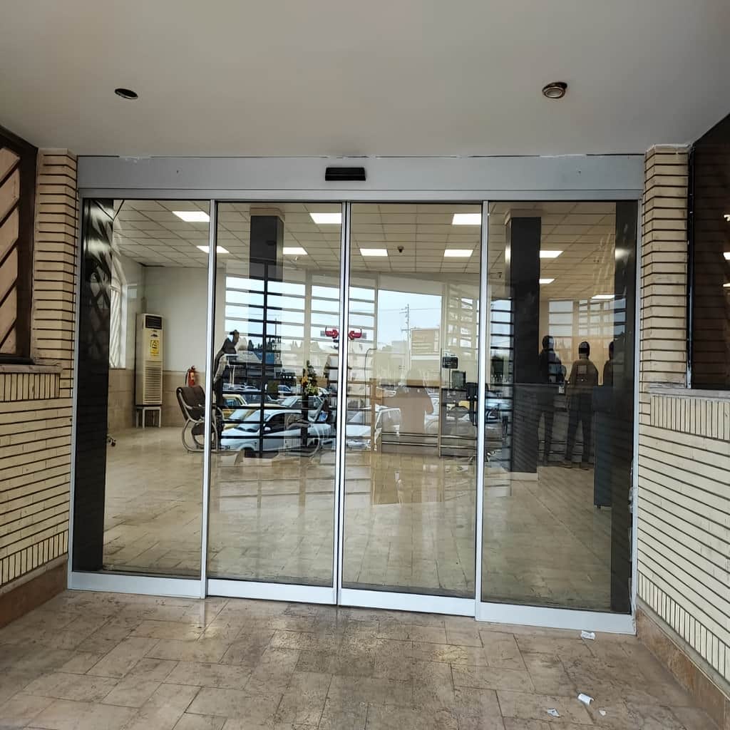 ساخت فریم آلومینیومی درب اتوماتیک شیشهای سفارشی ساخت فریم آلومینیومی درب اتوماتیک شیشهای سفارشی