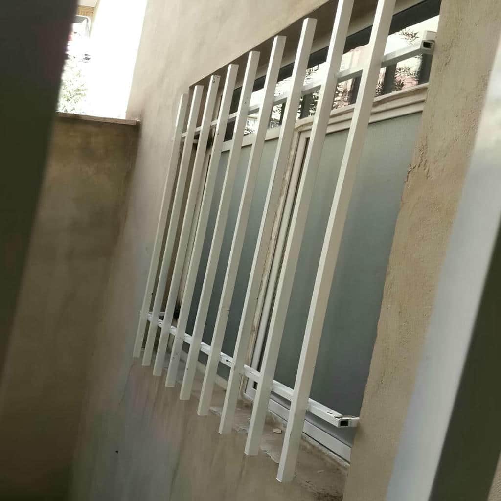 ساخت حفاظ پنجره ثابت پیچ و رولپلاک قاب دوبل