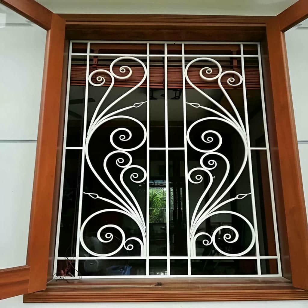 6 مدل نرده پنجره فرفورژه گل دار