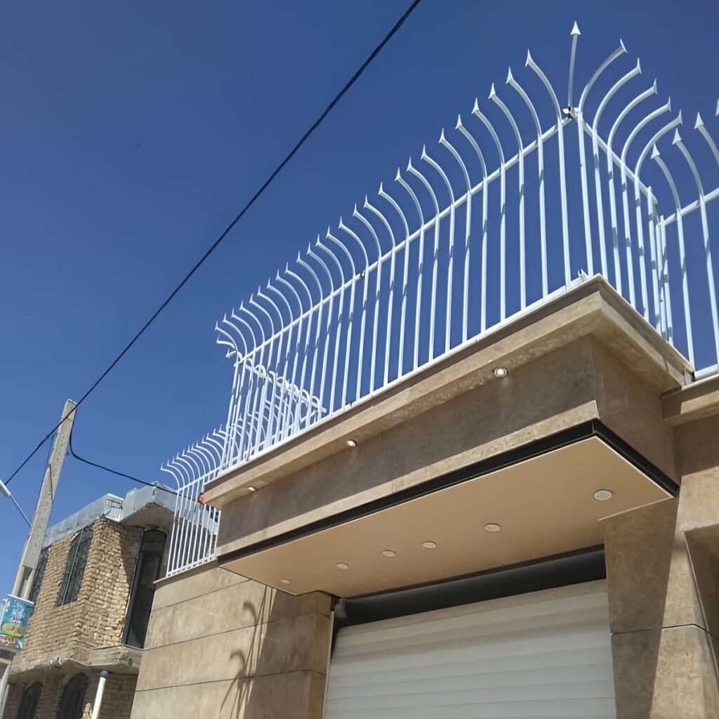 فروش حفاظ دیوار کلاسیک سرنیزه کمانی
