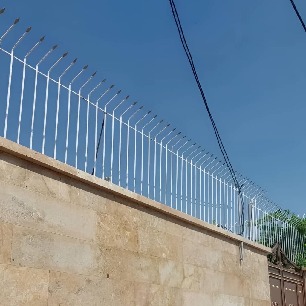 فروش حفاظ سرنیزه ای دیوار حیاط مدل متقارن