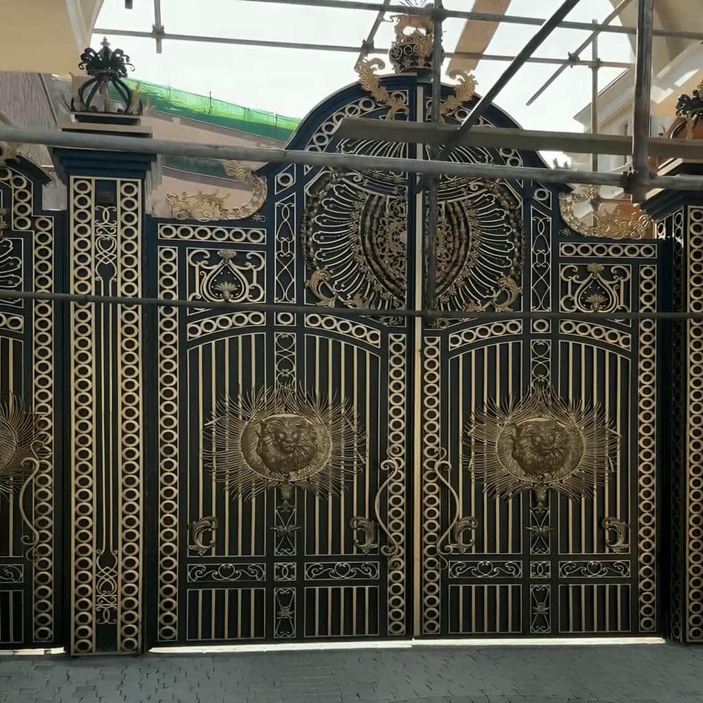 تولید درب ویلایی لولایی حیاط بزرگ مدل چهار لنگه