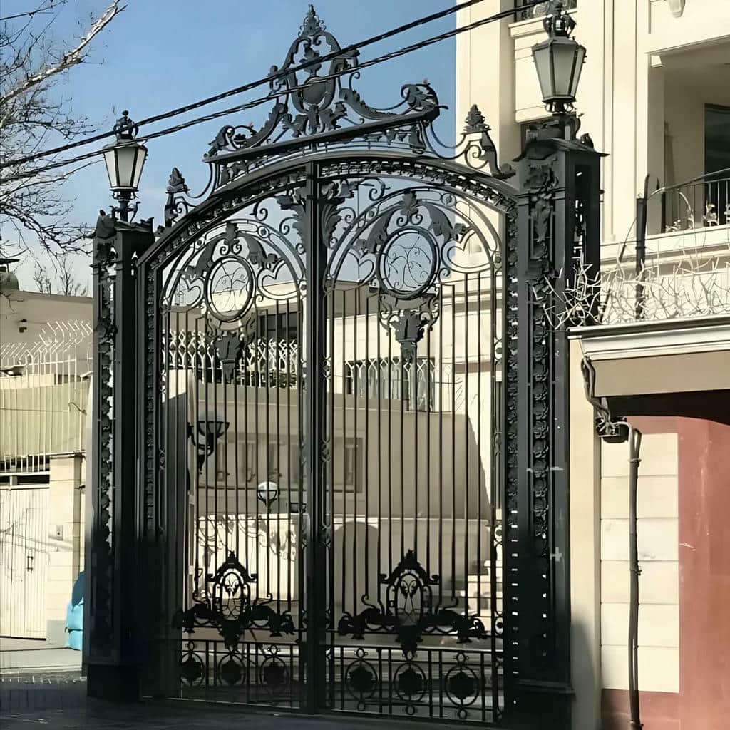 اجرای درب ویلایی طرح چوب فلزی با رنگ گردویی اجرای درب ویلایی طرح چوب فلزی با رنگ گردویی