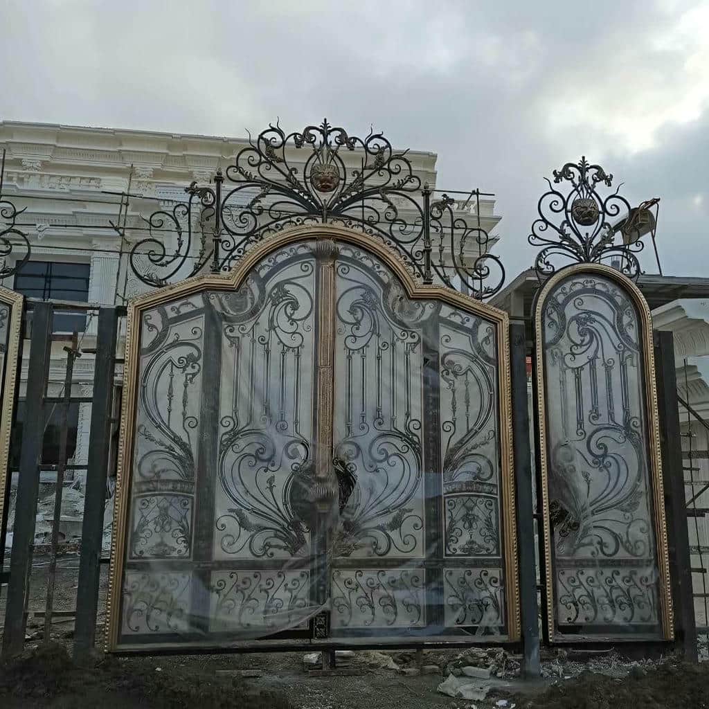 خرید درب حیاط ویلایی قوسی هماهنگ با نمای ساختمان خرید درب حیاط ویلایی قوسی هماهنگ با نمای ساختمان