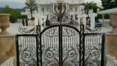 8 مدل درب حیاط فرفورژه نمای رومی