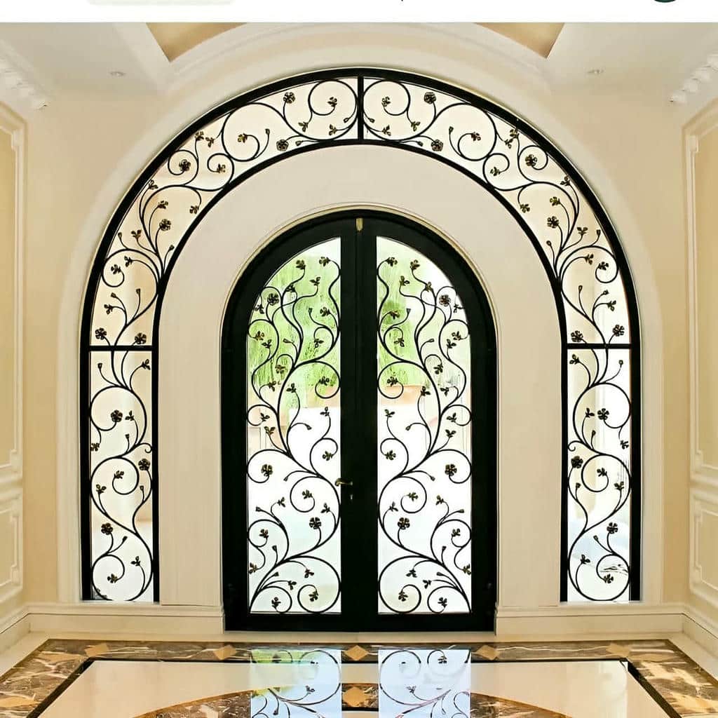 خرید درب پارکینگ مدرن پنل مشبک با حریم مناسب