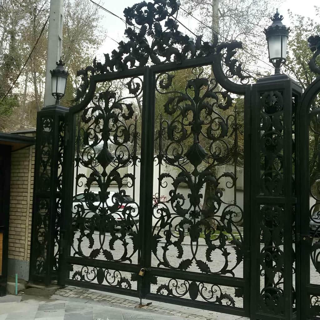 خرید درب پارکینگ مینیمال خطی با خطوط افقی