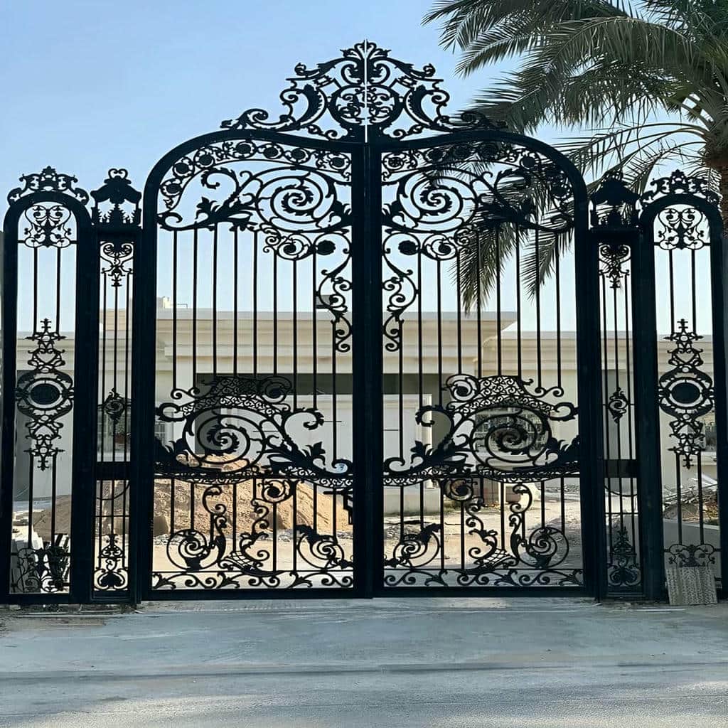 سفارش درب حیاط ورق پانچ با الگوی اختصاصی سفارش درب حیاط ورق پانچ با الگوی اختصاصی