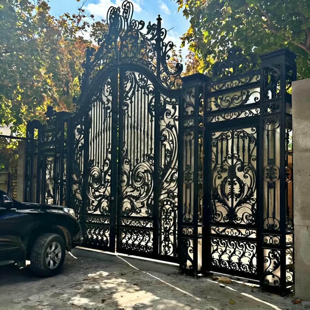 تولید درب فلزی ساختمان برش لیزری با طرح هندسی