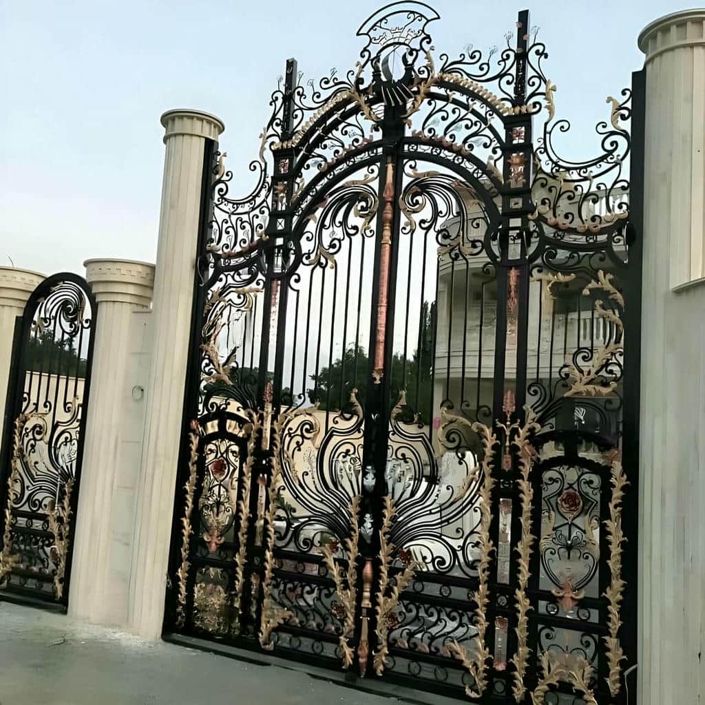 ساخت درب پارکینگ آهنی ریلی با شاسی تقویت‌شده
