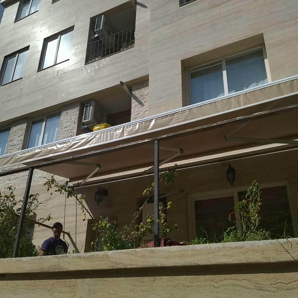سایبان اتوماتیک تاشو با سازه فلزی باغ