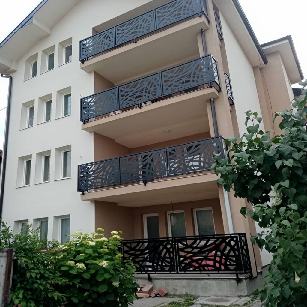 نرده تراس کلاسیک