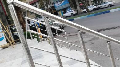 نرده راه پله فلزی با طراحی ساده داخلی