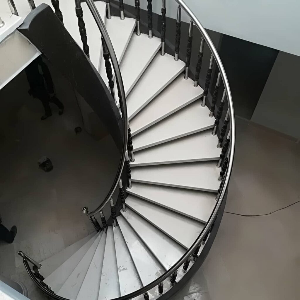 نرده تراس با طراحی ساده