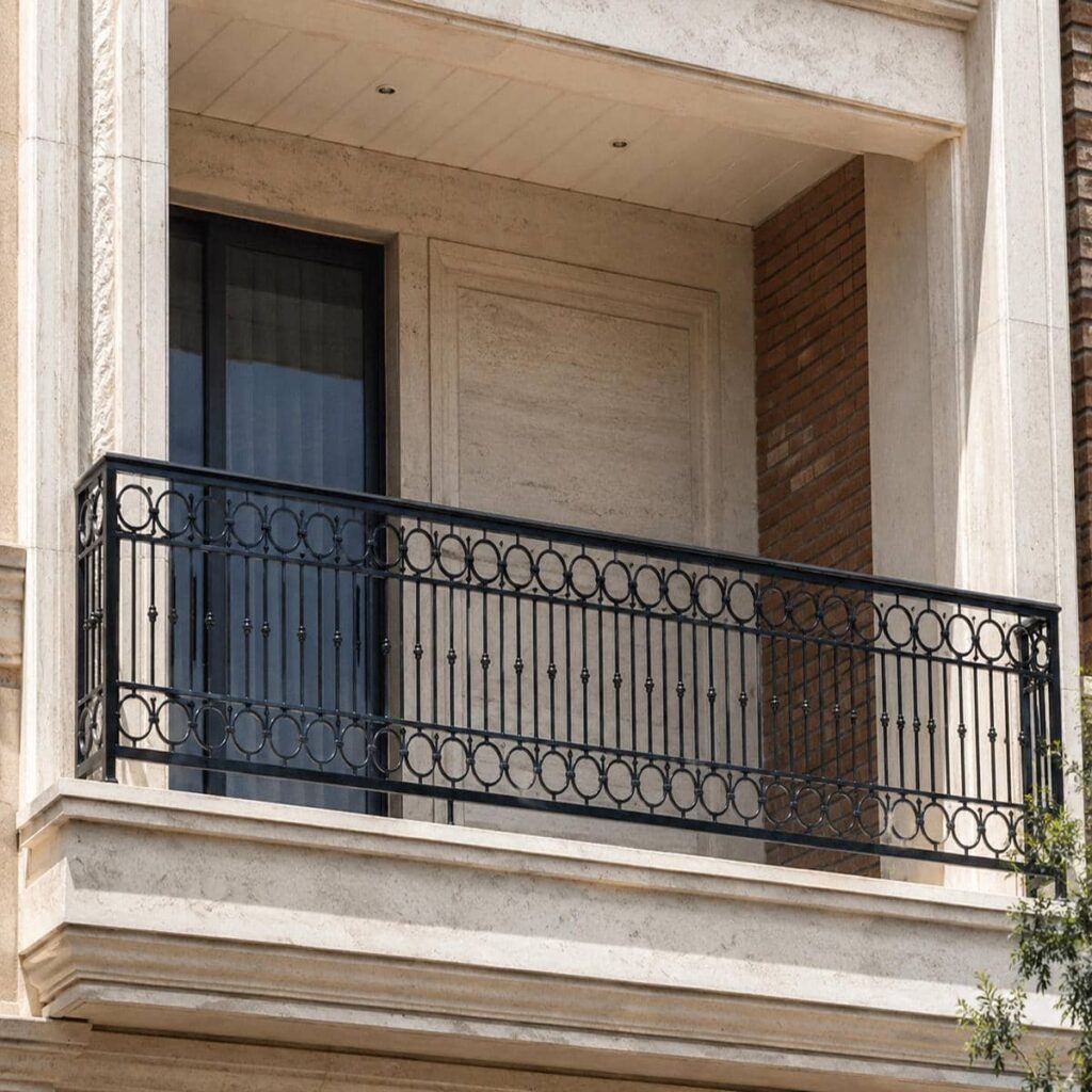نرده پله با پوشش مقاوم محیط بیرونی